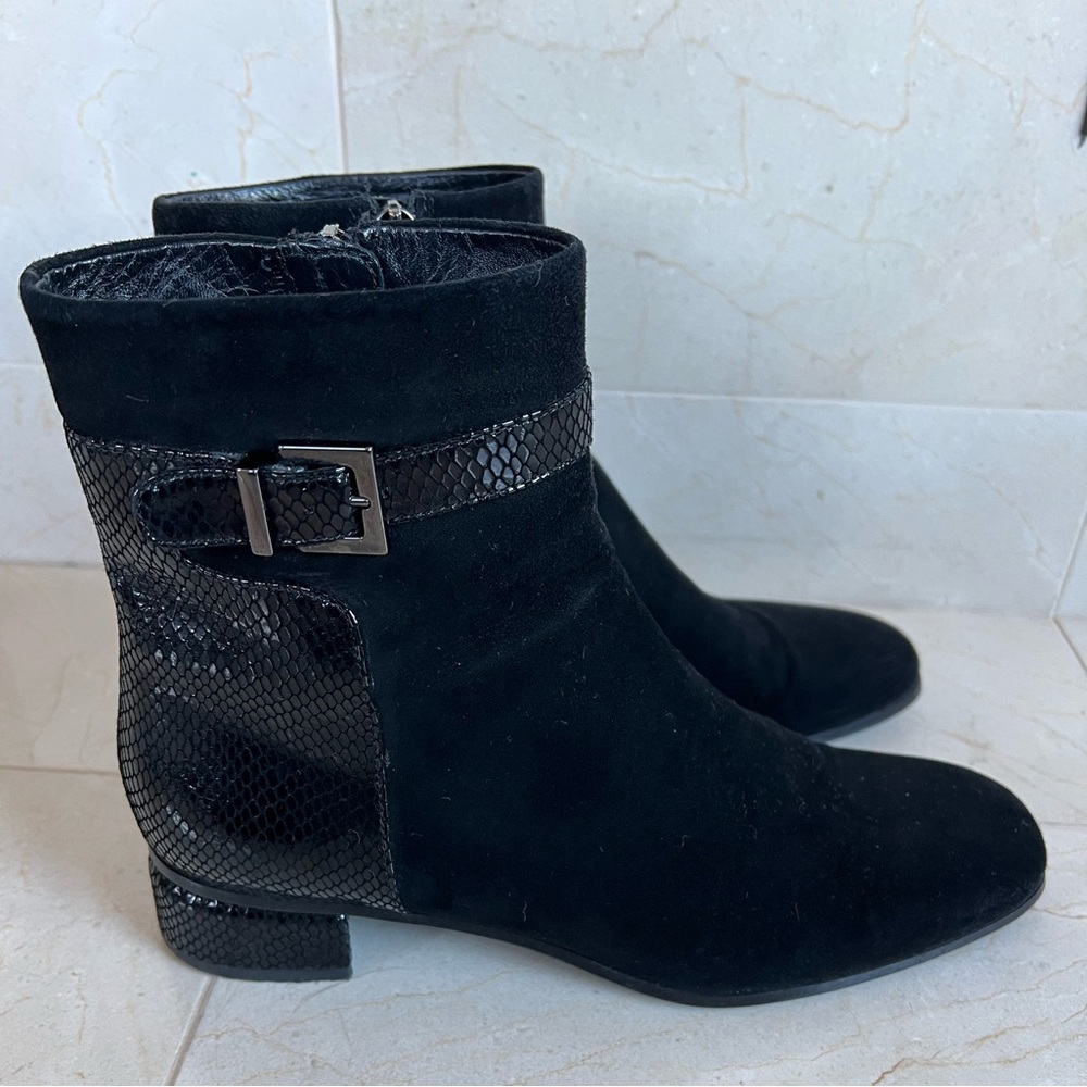 SOLD:Weather Resistant Suede Ankle Boots by Aquatalia -Made in Italy Size 8 1/2.